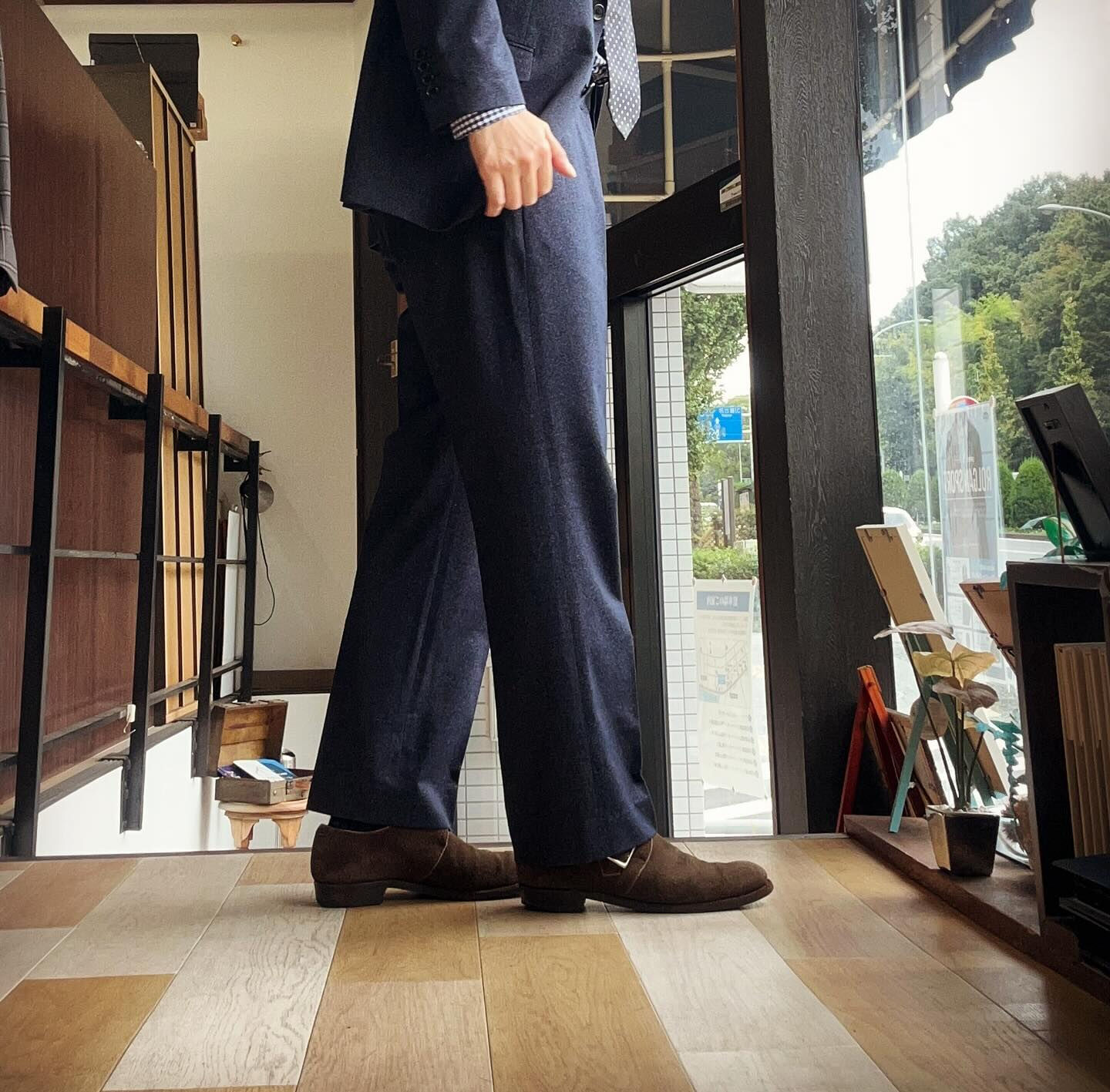 ・