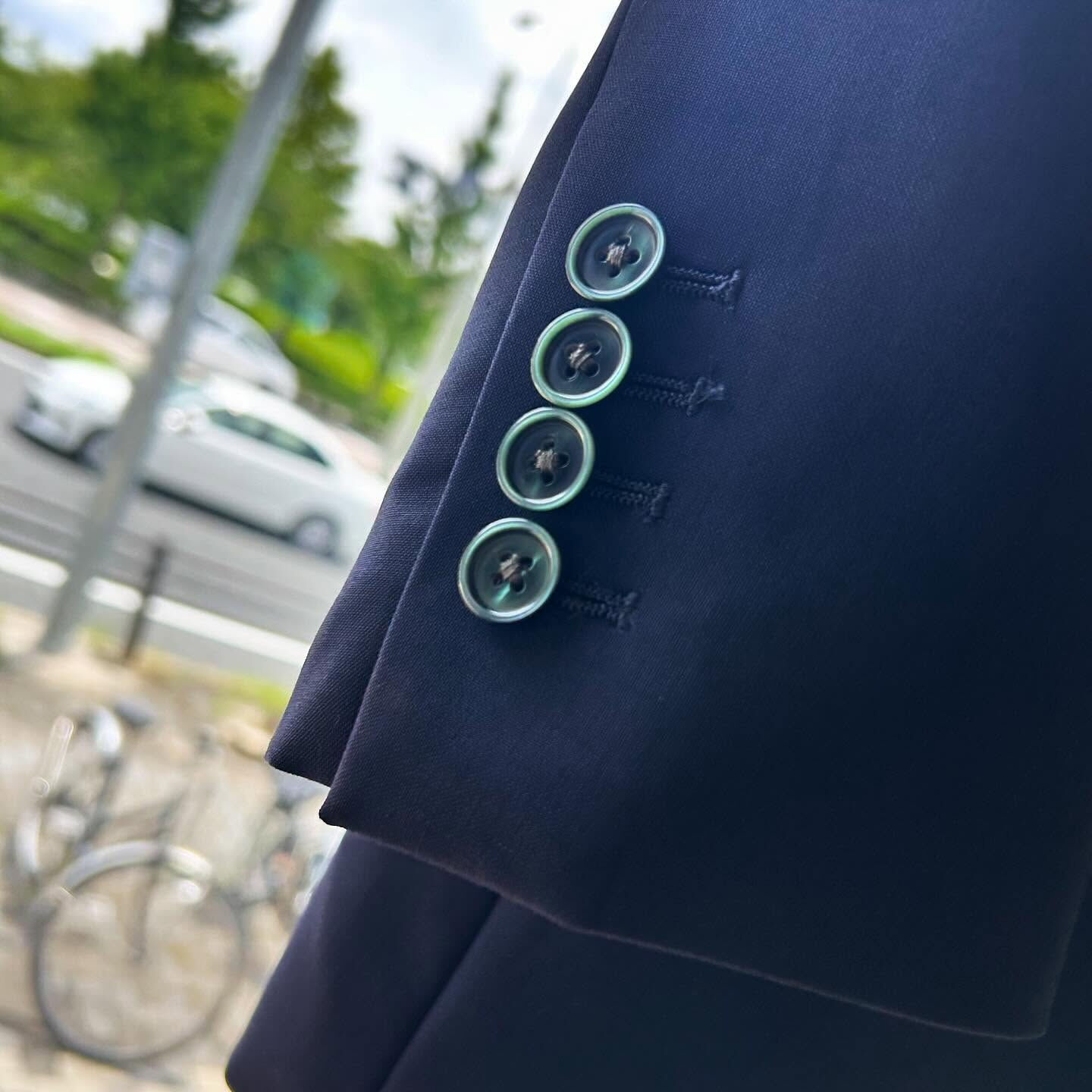 ・