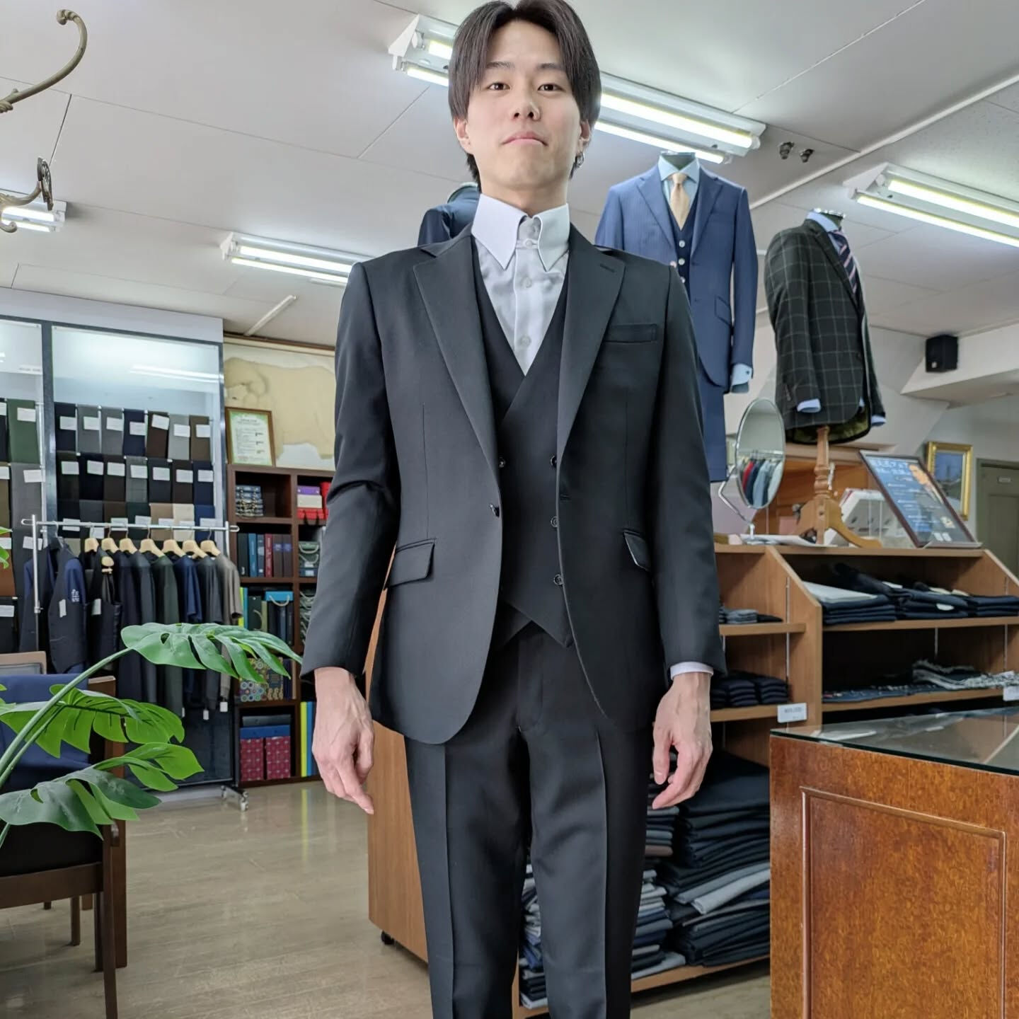 ✨H様オーダー 3ピーススーツのご紹介✨
